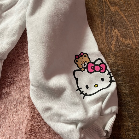 Hello kitty shein cropped sweater size small. - Picture 3 of 3